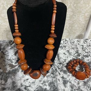 Tagua nut necklace in a beautiful brown color. Approx 18” in length.